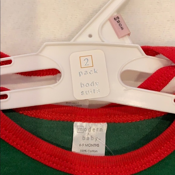 🌟2 Christmas 🎄 Onesie’s - Picture 3 of 5